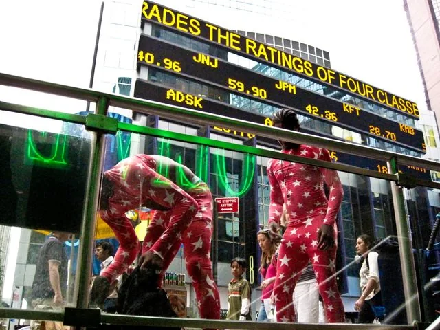 the ticker doesn't care what the window is doing